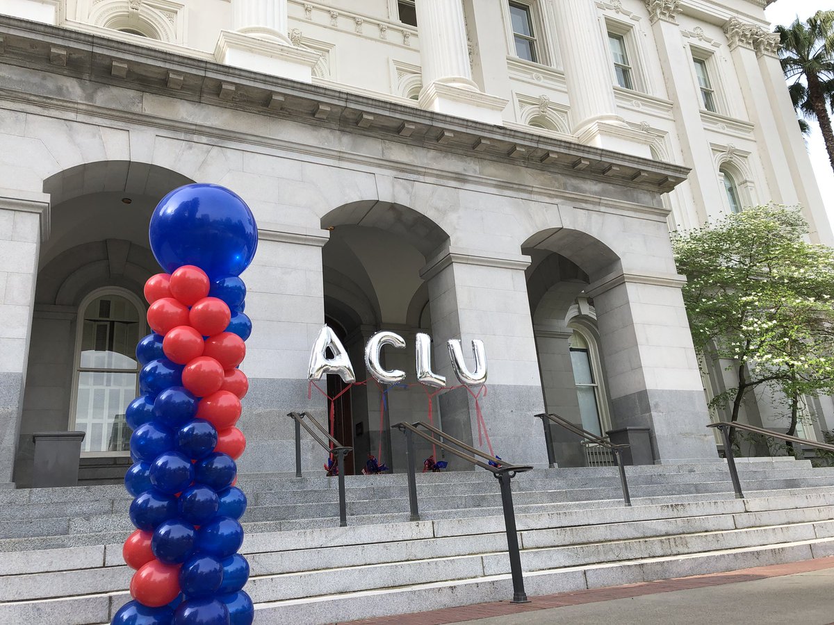 ACLU_CalAction's tweet image. Getting ready for #ACLUcon!  Last year, hundreds of conference attendees laid the groundwork for landmark legislation that ended 40 years of secret police misconduct. Today, we are asking for #CALeg to bring an end to police violence and save lives. #LetUsLive #AB392 #CALeg
