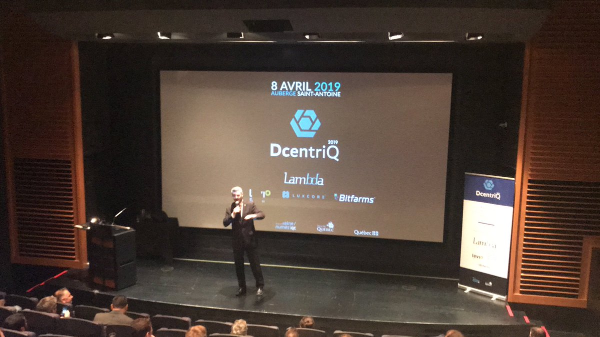 Le ministre délégué à la Transformation numérique gouvernementale Éric Caire pendant son allocution à #dcentriq #blockchain #snqc19. Nous le remercions vivement d’avoir pris ce temps précieux pour notre audience malgré un agenda des plus chargé.