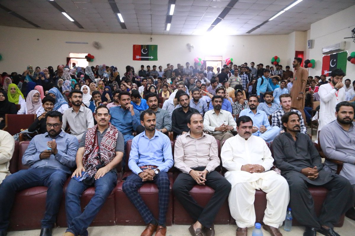ShahzadShafi007's tweet photo. After long time seeing some #PSF activity inside the institution 😊
Well-done @kaleembhutta78 & all #PSFians for arranging an event Federal Urdu University #Karachi
Thank you @JavedNLaghari for being engaged with students
Jiay Bhutto 💪💪
#بھٹو_کا_بازو_PSF https://t.co/jgEH1azBp5