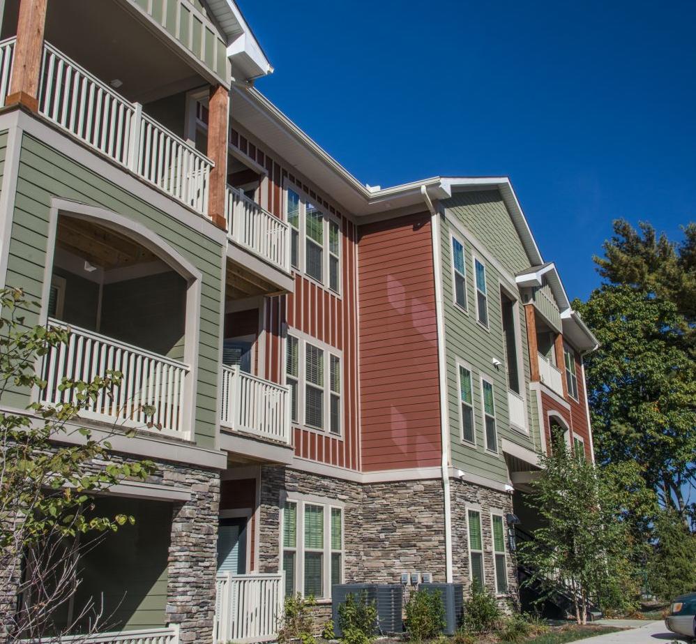 Nothing beats opening the patio or balcony door on a spring morning and breathing in that first breath of fresh air. We hope you enjoy your little slice of the outdoors at  Retreat at Hunt Hill! ow.ly/MYMq50opOn4