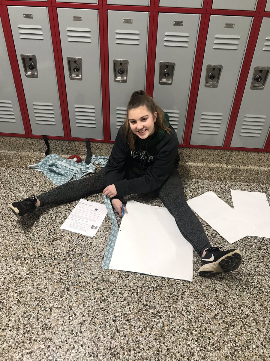 Mrs_CEaton's tweet photo. Experienced my first book tasting in @cbarrington28 classroom and backpack sewing in @LizRyleMilliken class- great start to open classroom week! #MarcellusCSD #openclassroomweek #booktasting https://t.co/bIXOCI9g7s