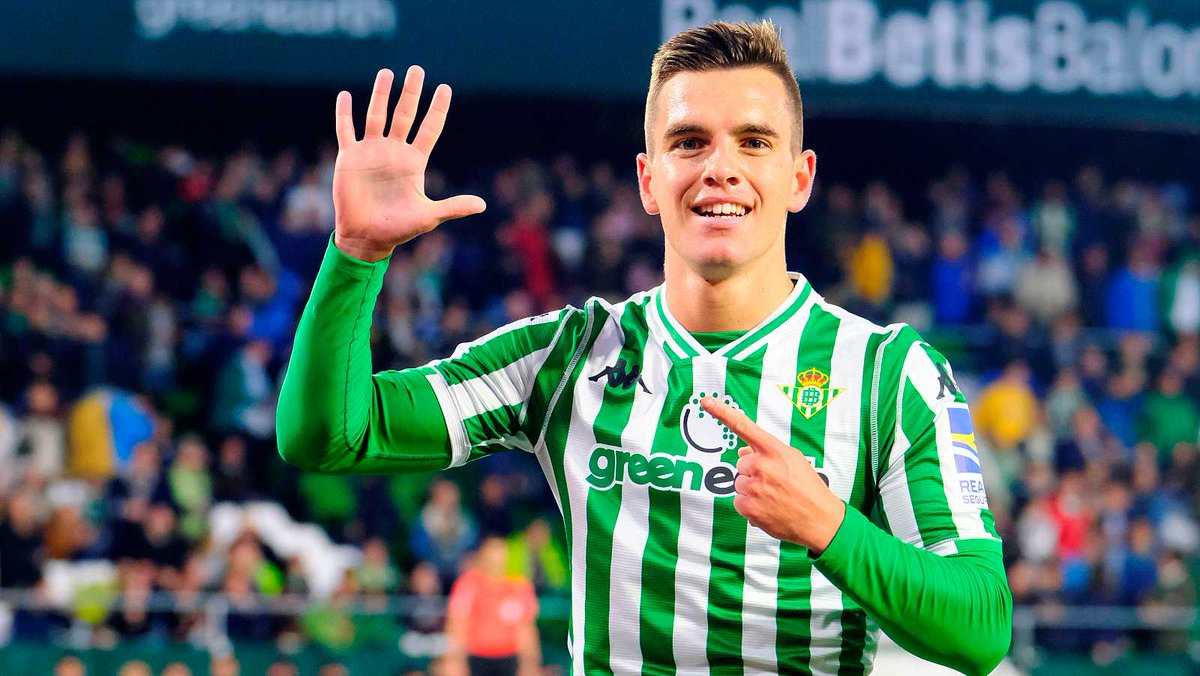 RBB_betis_1907's tweet photo. - Yo no compraría a Lo Celso. No quiere jugar en el Betis. 
- Sujetame el cubata... https://t.co/N8kH6eGg4j