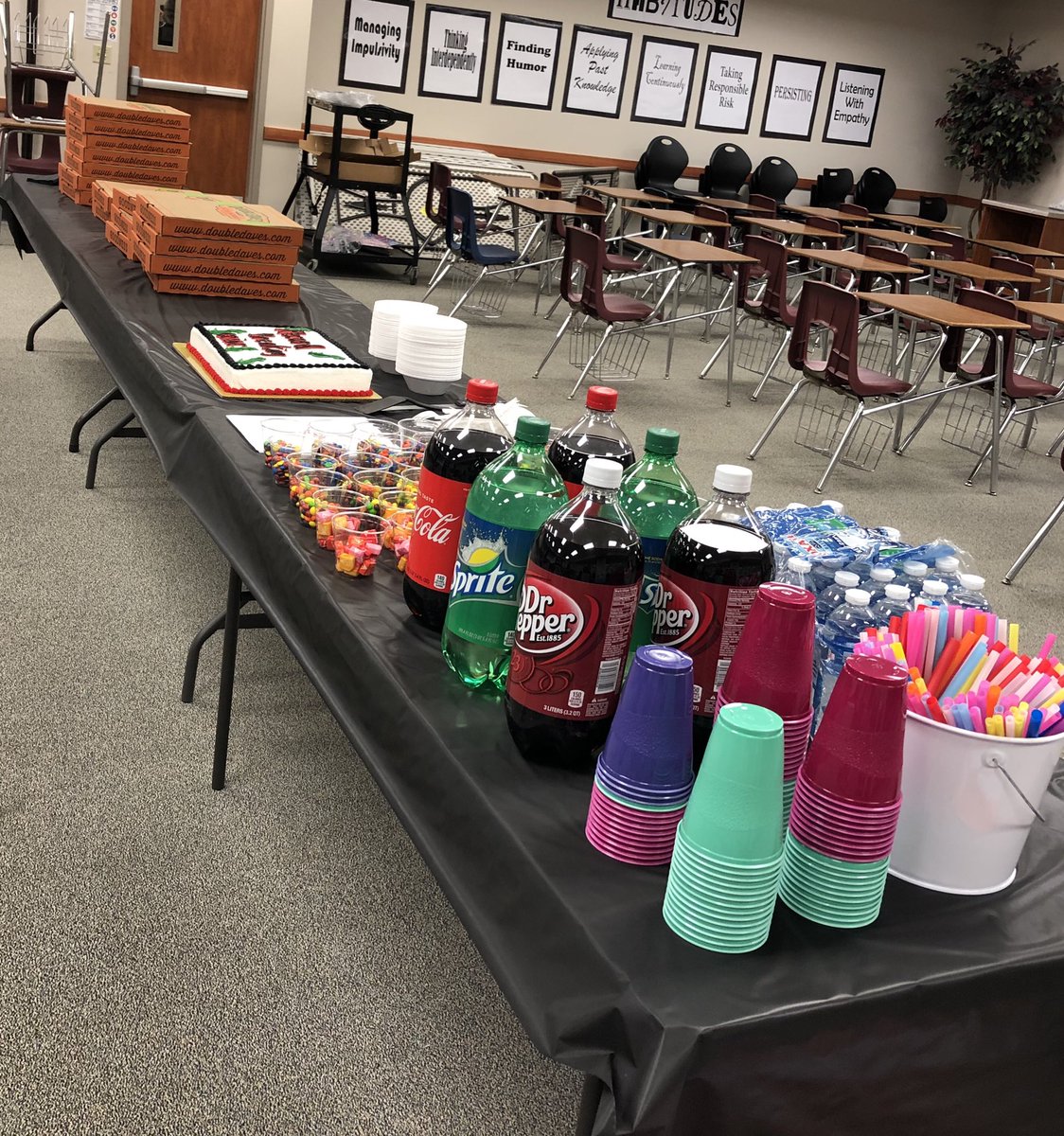 LeanderISD_AVID's tweet photo. Celebrating VRHS record breaking AVID Seniors!! Keep that money coming in!! #AVID4College #ThisIsAVID #AVIDchangeslives https://t.co/KPKz2uuLsH