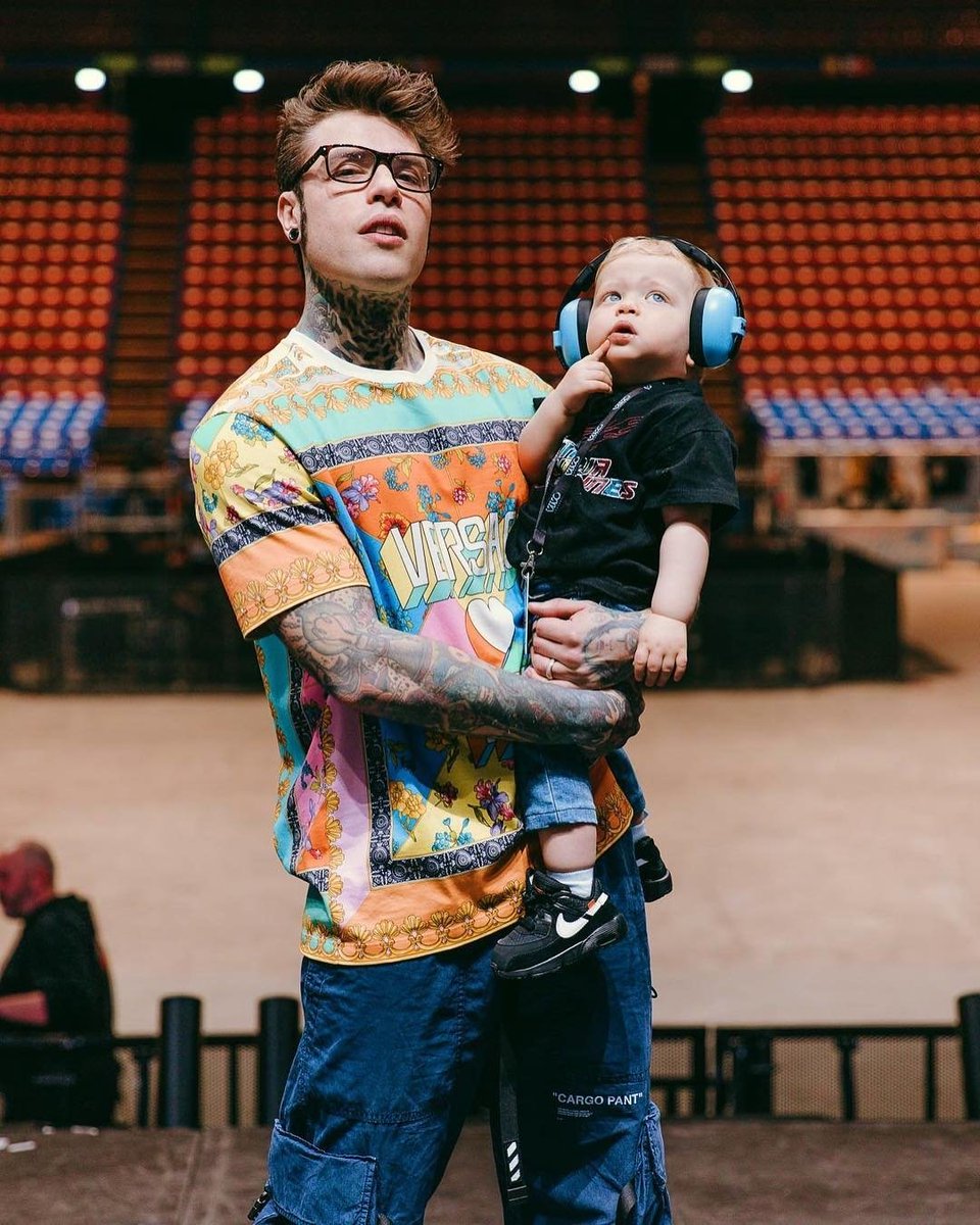 Fedez's tweet photo. Il suo primo concerto, quello di papà ❤️
Spero di renderti orgoglioso 🤞🏻 https://t.co/CbZJxsppyh