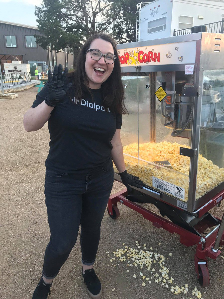 dialpad's tweet image. Another successful volunteer event with our friends @mobileloaves, serving up popcorn and smiles at their weekly community move night! 🍿🎬 #WeAreDialpad #GiveBack #ServingGoodness #ATX