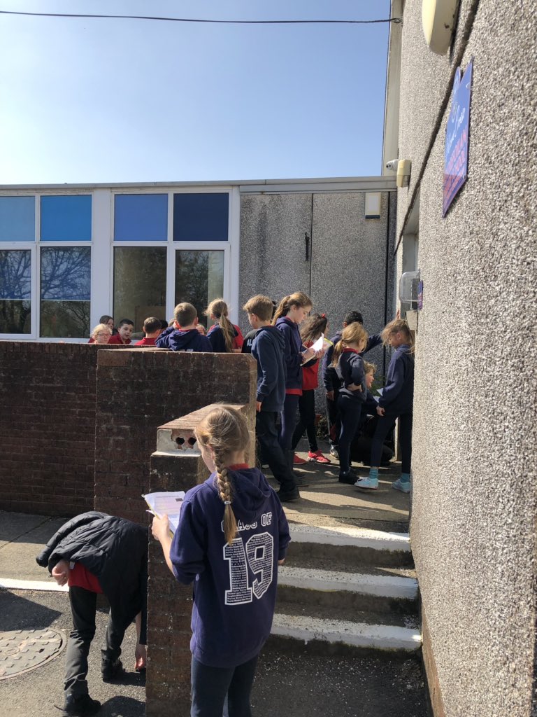 Hendrefoilan's tweet photo. Mae diwrnod perffaith am helfa drysor Pasg. A perfect day for a Easter Egg treasure hunt! #hdfpfun https://t.co/hYq06kINRy