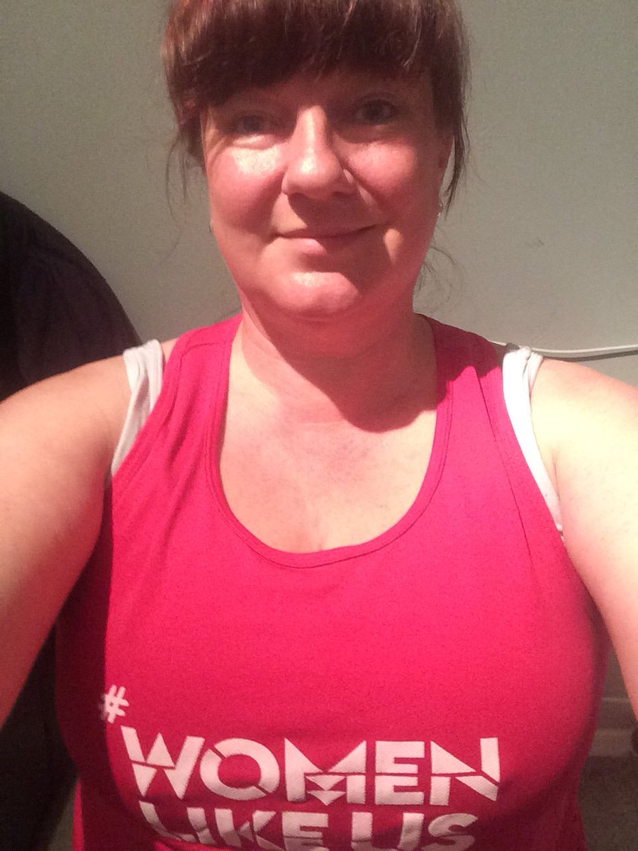 Loonbird2020's tweet image. Clocking up the hours Row Row Row #SheRows #ThisGirlCan #Training #endurance #motivation #focus look at the state of that n loving it 💕💪🚣‍♂️ #NOMAN #OceanRowing ...  💪🚣‍♂️💕