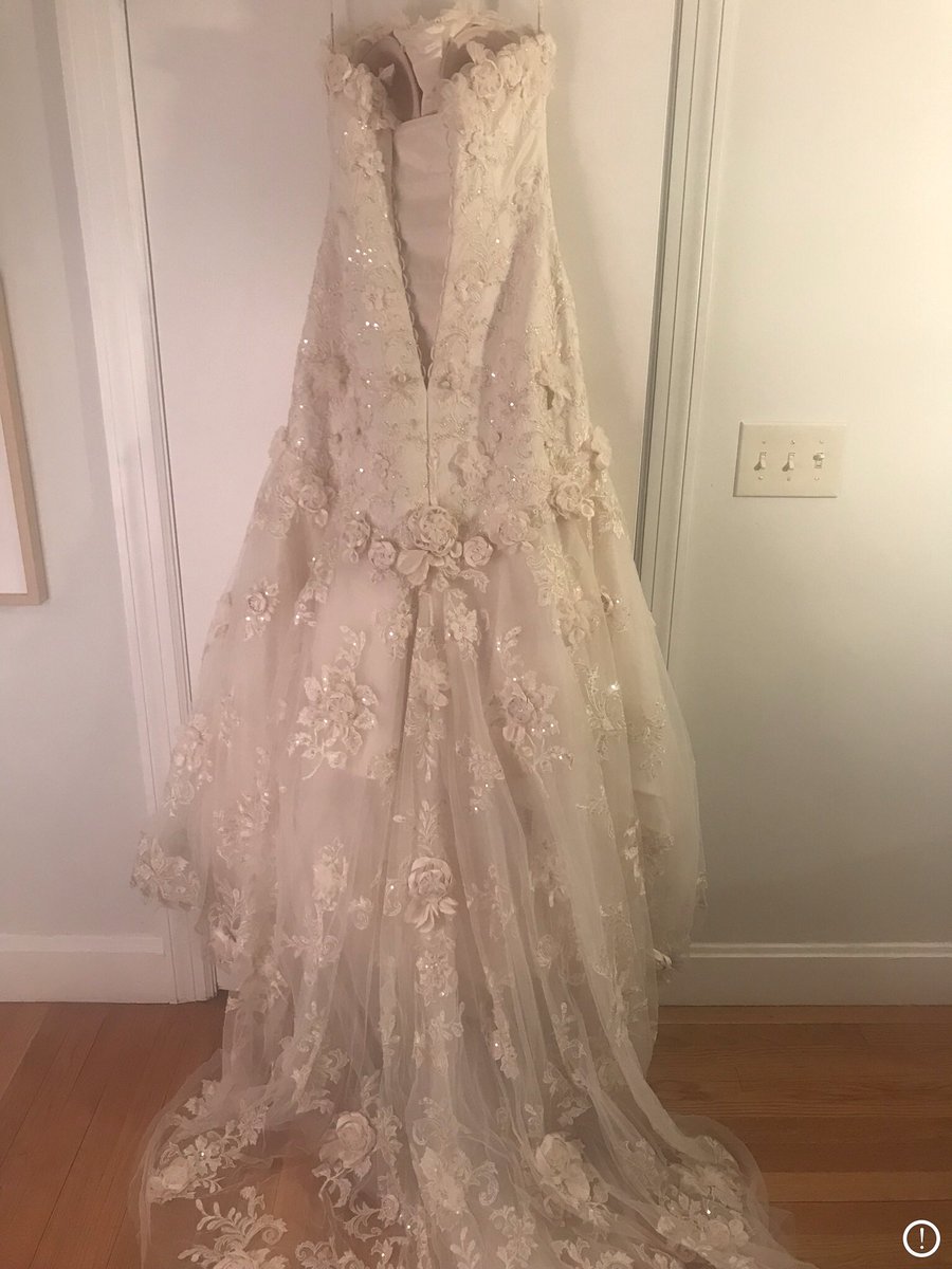 DebbieLopes's tweet photo. For sale: Maggie Sottero wedding dress
Style: Rhianna Royale
Size: 8
Condition: Used once, needs cleaning
Original price: $1,500
Sale price: $775
DM for more info https://t.co/11USBYsUYg
