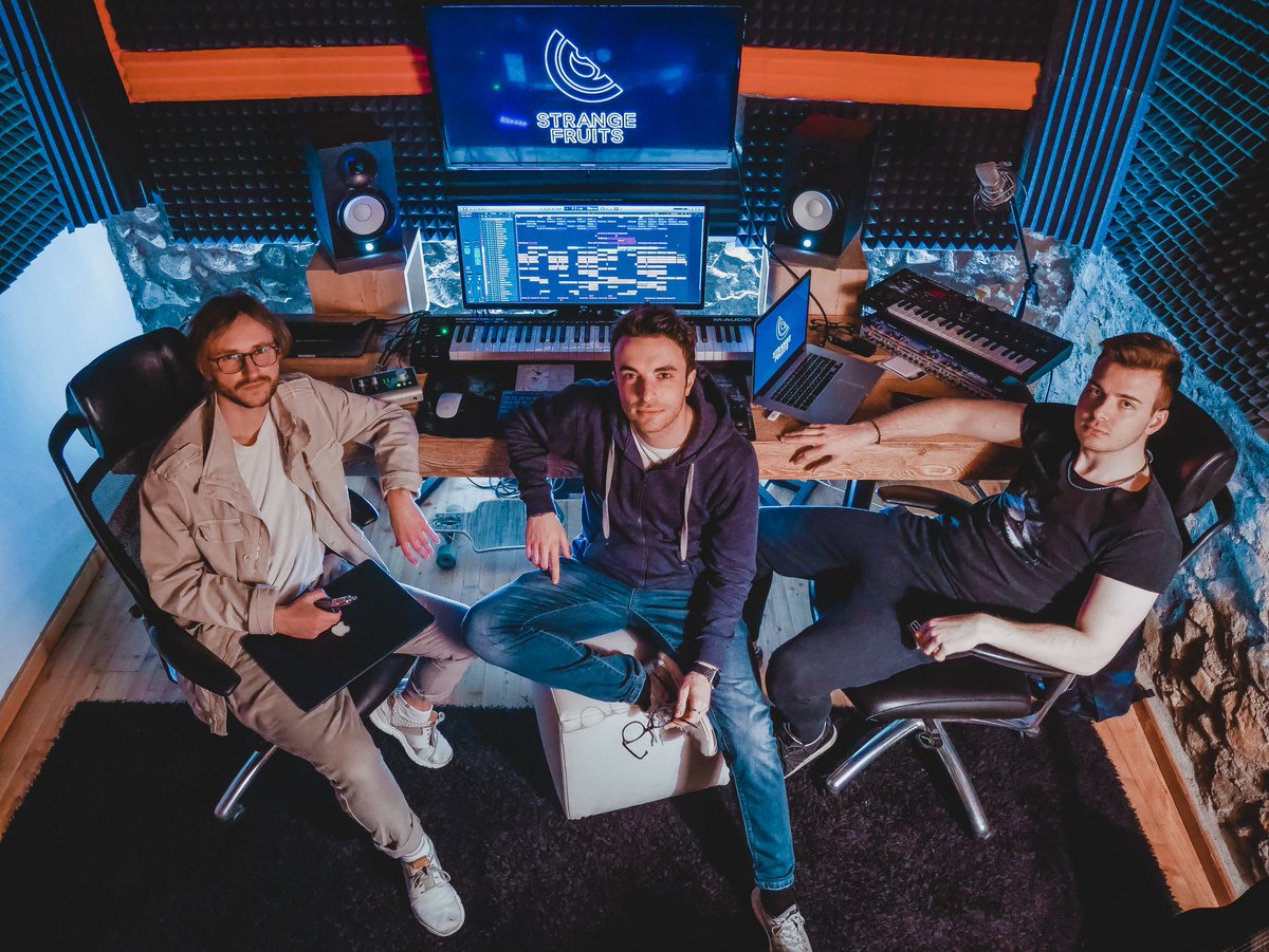 BH3RTZ's tweet photo. Our new track with my friends @RushandHydro is coming really soon on @stevevoidmusic’s label🍉🥭 https://t.co/KVfxy2u2YA