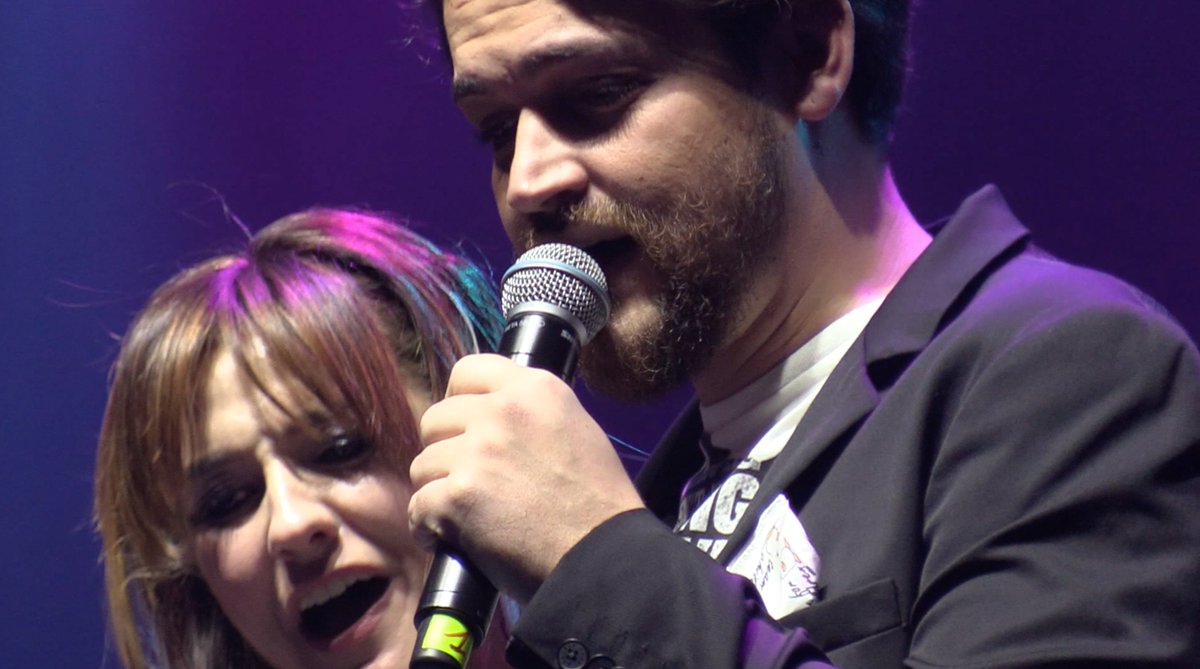 RedRonnie's tweet photo. Stasera nella diretta #BaroneRossoSoloFlight tra i video che mostrerò ci sarà anche una splendida versione di "Ed Io" cantata venerdì a Padova da @Valerio_Scanu con l'autrice @simonettaspiri 
Dalle 21 su https://t.co/9qR6OgaFUm https://t.co/3QfVq34nZj e mie pag Facebook  YouTube https://t.co/x3B7o3NZMU