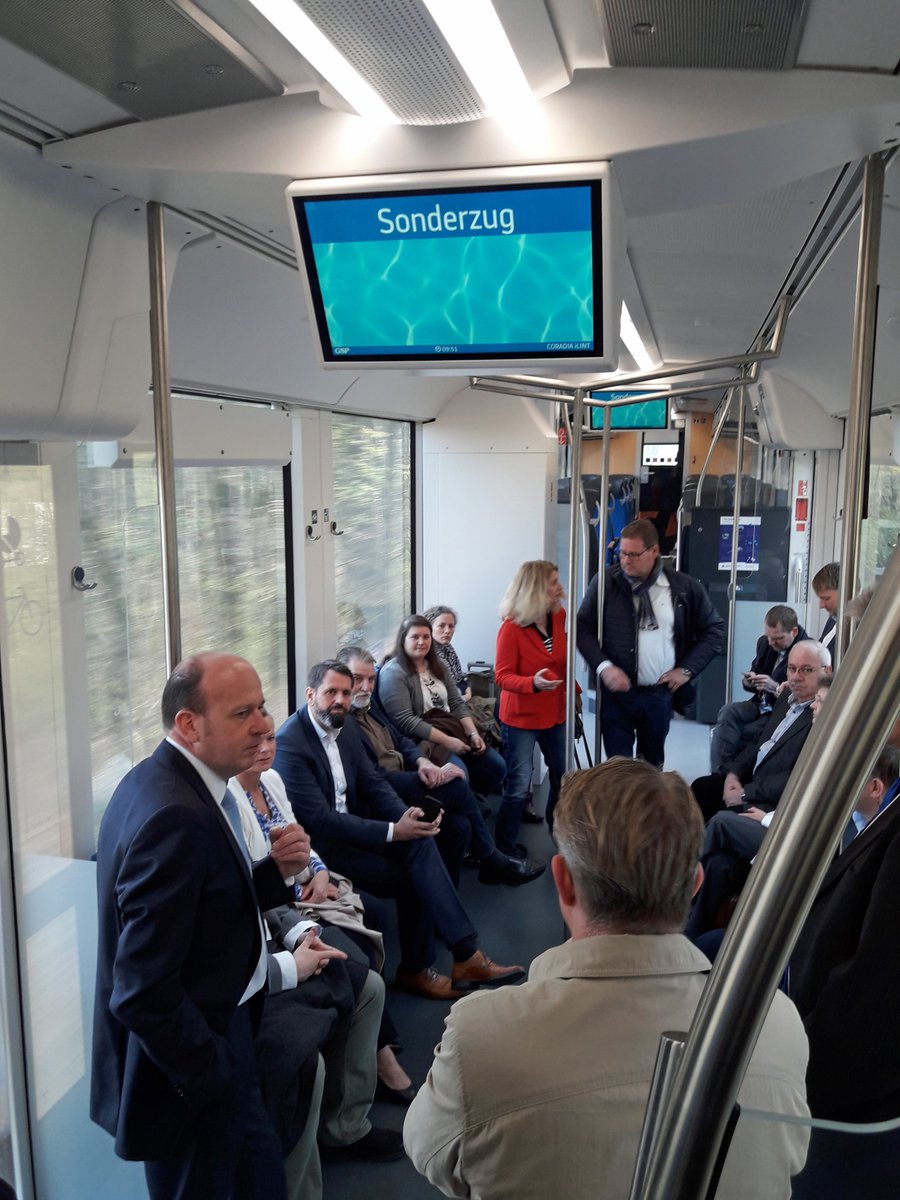 raidontrain's tweet photo. herzlichen Dank #Minister Lies der heute mit den Abgeordneten
der Arbeitskreise Umwelt, Klima und Energie sowie Wirtschaft, Arbeit, Verkehr
und Digitalisierung unsere CORADIA #iLint in Bremervörde besucht hat.@OlafLies @Alstom @JensSprotte https://t.co/qLvR58czvt