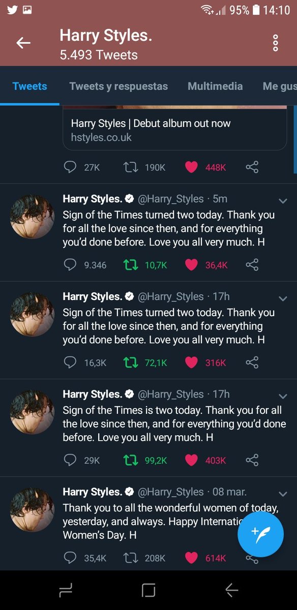 para q ídolos q tuitean cosas diferentes si tengo a harry jsjsjsjaj