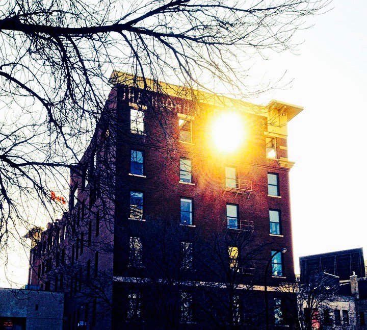 mckimbuilding's tweet photo. But soft, what light through yonder window breaks? It is the east, and my new office space in @mckimbuilding is the sun ☀️😎  Now leasing: https://t.co/RDsCrQvkK8 https://t.co/qcUXOj7d0E