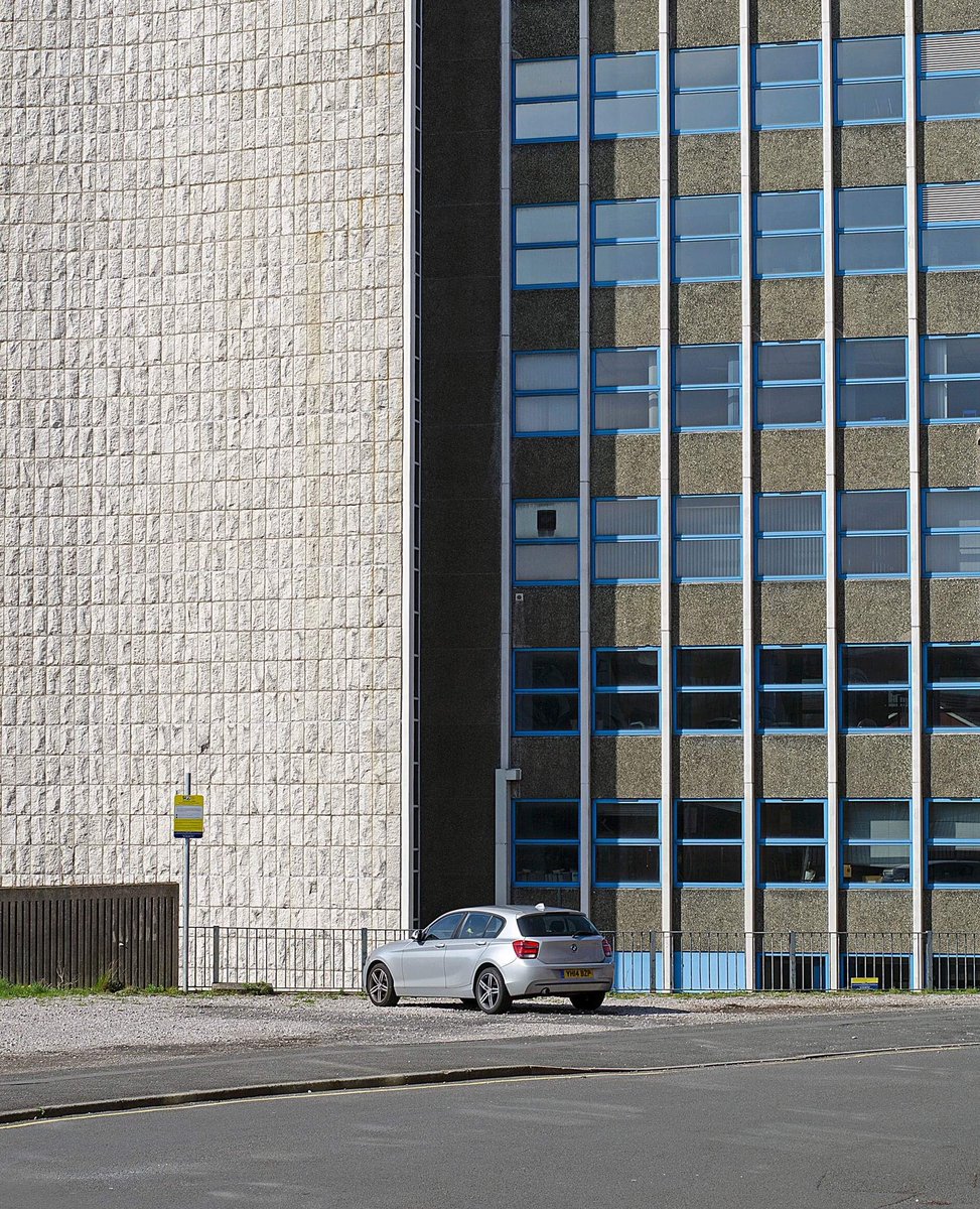 JoeGudgeonPhoto's tweet image. Loneliness.

@HarrisPreston @Gillylancs @chakrabortty @blogpreston @MagnumPhotos @etcurban #preston #photography #officeblock #architecture