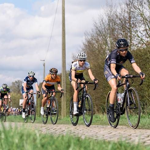 Cyclingnewsfeed's tweet photo. The GP de Dottignies, a 1.2 UCI women’s race in Belgium, was cancelled at the last minute on Monday with riders already lined up at the start, due to a lack of sufficient motorcycle officials on Monday.

https://t.co/21HKeNuLTg https://t.co/dyazFcaHta
