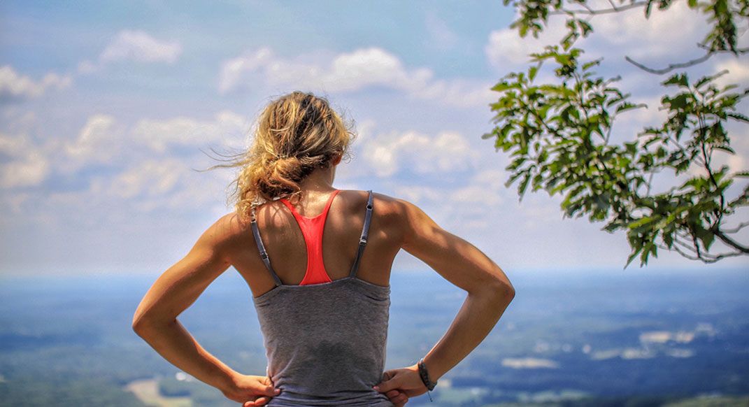 trailrunnermag's tweet photo. This article is not designed to tell you to abstain from alcohol. Moderate drinking may even improve health for some people. Just don’t elevate alcohol as a magical elixir that will improve athletic performance. By @MountainRoche #trailrunner #trailrunning
https://t.co/r4XbG1kBDt https://t.co/bA48QQVTY4