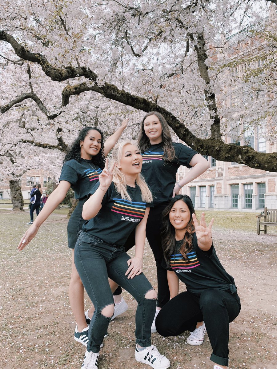 We had such a great time meeting everyone during #uwgreekpreview2019! If you didn’t get a chance to stop by, Greek Preview will also be held today and April 16th. Go Greek! Go Alpha O!

#newhuskies2023 #uwalphao