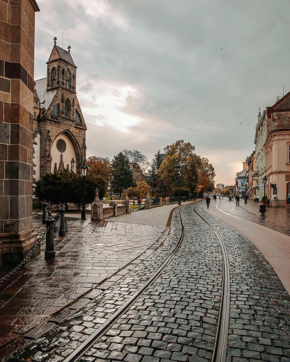 WtEurope's tweet photo. Today, I’m introducing you to Košice Slovakia (pronounced Ko-shi-tse), one of the most underrated cities and hidden gems in Europe. With a population of over 250,000is the second largest city in Slovakia, and in 2013 it was the European Capital of Culture
Credit 📷 @gabriellovas https://t.co/eF4Ata7r0t