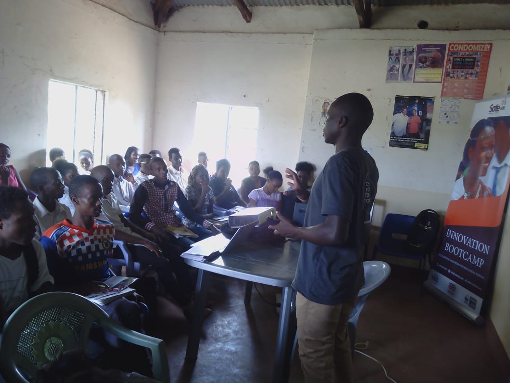 florence_fundi's tweet photo. Aggrey Opicha guided youth on the benefits he has accrued from being a volunteer with VSO as he urged them to take advantage of such opportunities.
 Apply through the link below before 12th April 2019 to be a VSO volunteer;
 https://t.co/QsG9pQjChv…/youth-volunteers-in-kenya https://t.co/c8G2YQppSV
