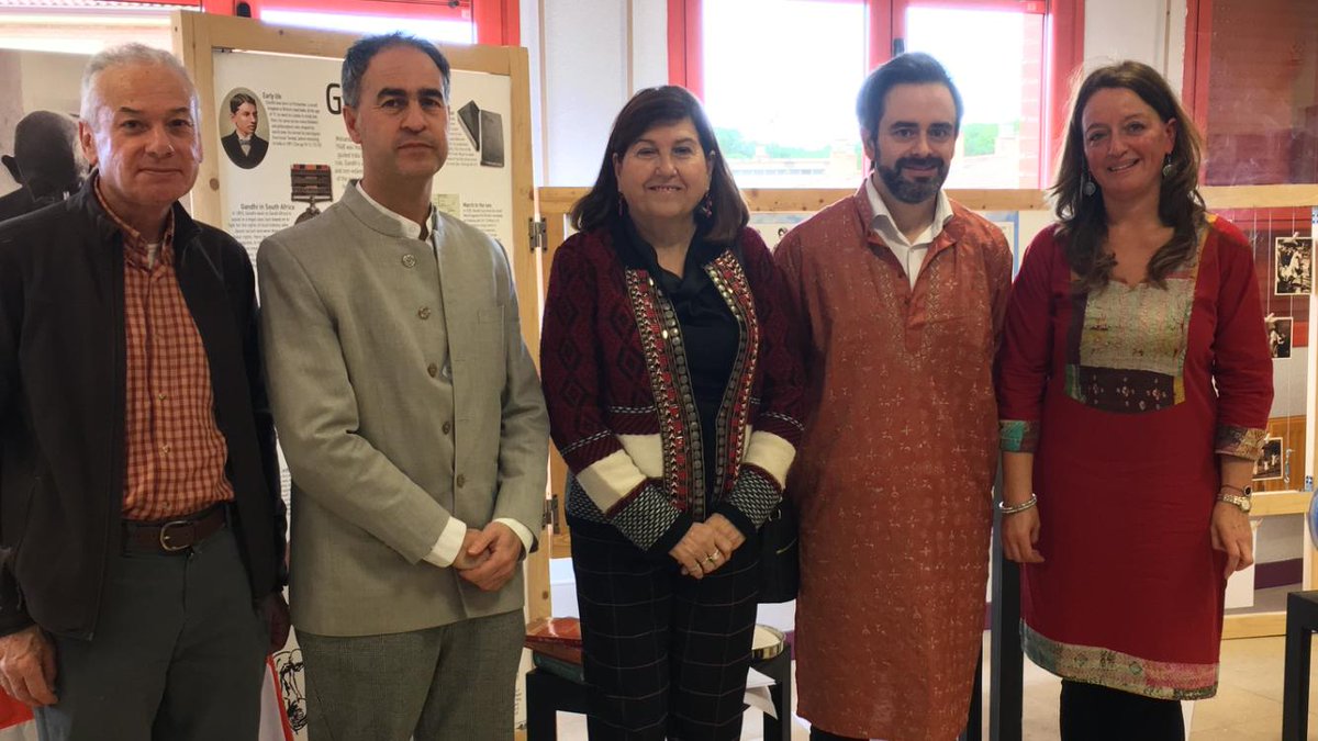LifeInEnglishAB's tweet photo. Great Indian Festival in our school. Thanks to the "Casa de la India" (Valladolid) @alonsoberruguet CEIP Alonso Berruguete https://t.co/fqo2xgCs4P