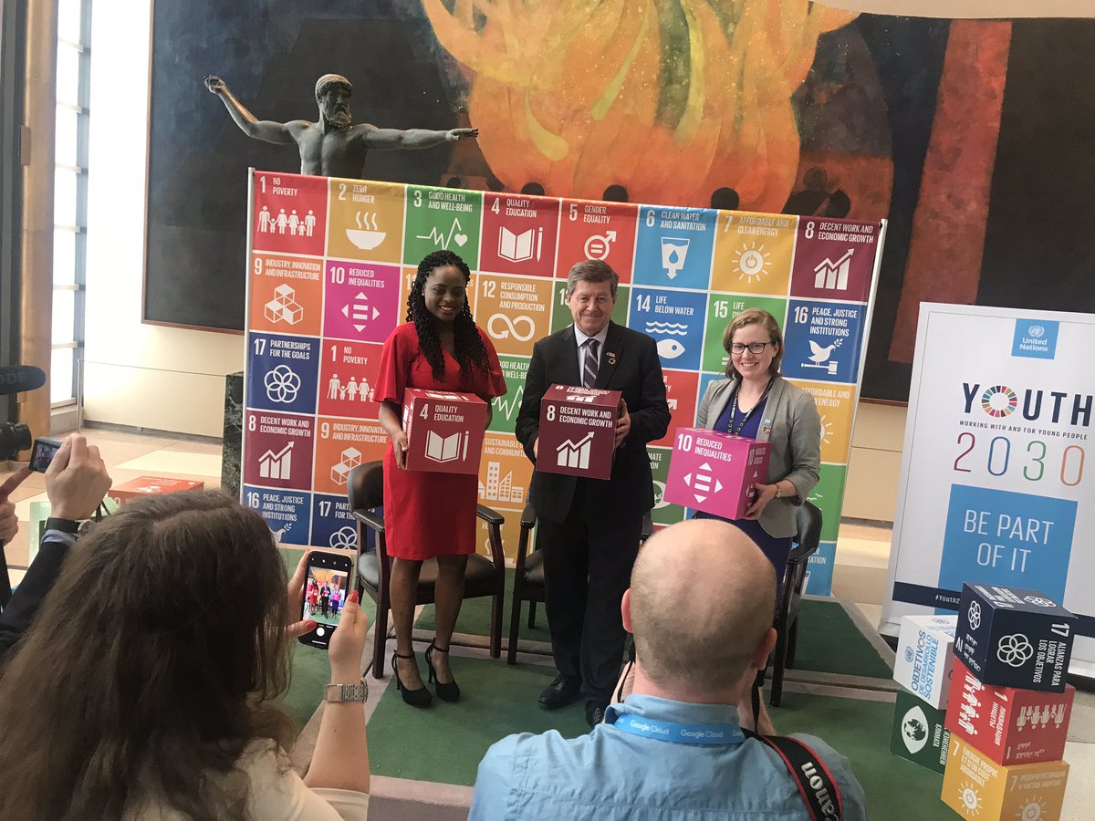 ILOYouth's tweet photo. Our DG @GuyRyder at the #SDGLive corner in a conversation moderated by the @Youth_Forum on the #FutureOfWork for youth https://t.co/KPAffQXiFr