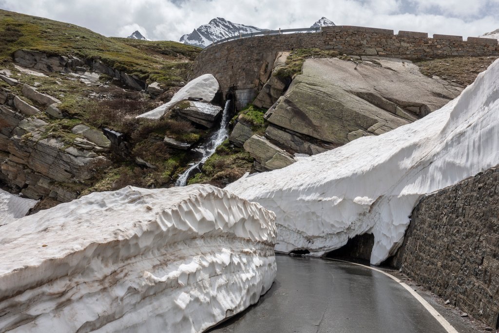 antonyblake9's tweet photo. As the Giro comes through here in May 2019 this will be the first time.
#cyclinglife #cyclist #roadbike #cyclingphotos #mountains #cycling #reillycycleworks #stubbleandsteel #stubbleandsteelonmountainshigh #piemonte #italy #coldelanivolet #nivolet #giro2019 #giroditalia https://t.co/SochiL3HLq