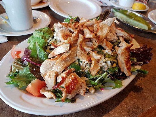 ShermansDeli's tweet photo. Lettuce know: do you love our salads? 
#saladpuns 
https://t.co/I1ZkW93Qsw https://t.co/vAuKFluJs3