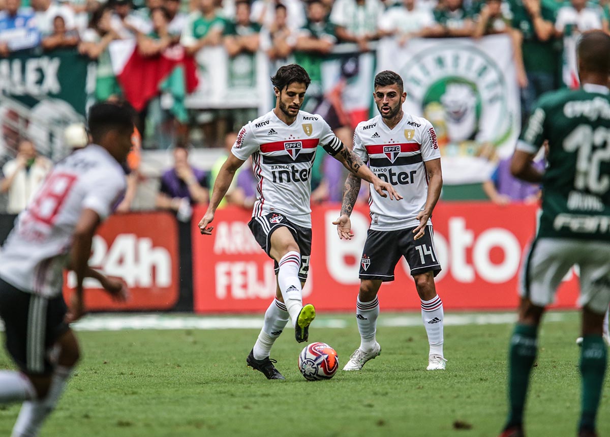 SaoPauloFC's tweet photo. Elenco destaca mescla entre jovens e experientes para chegar à final

Confira: https://t.co/QiXesdyvRK https://t.co/qO9zluIL6K