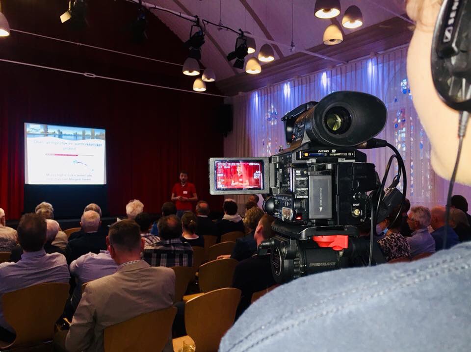 <a href="/MeanderendeMaas/">MeanderendeMaas</a>, een project vanuit <a href="/aaenmaas/">aaenmaas</a> hecht waarde aan meedenken en -doen. Dus wij doen ook mee met een video-opname vanuit onze #MediaPraktijkAcademie. Alle credits voor cameravrouw Hannah! #dijkversterking #rivierverruiming #gebiedsontwikkeling #draaienmaar