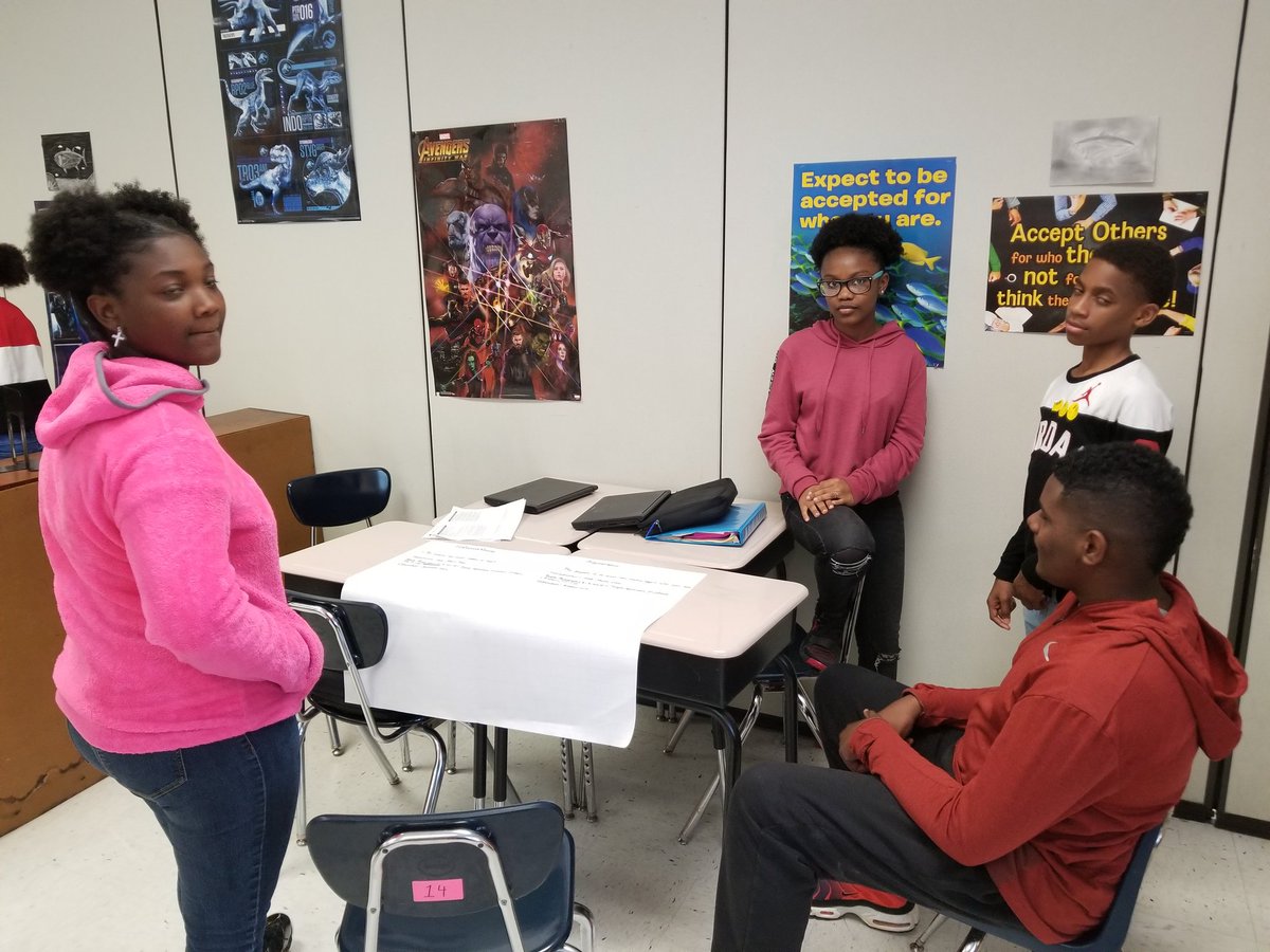 BrandySherrod's tweet photo. Students are working hard to prepare for Milestone! Today, we anaylzed the difference between argumentative task and informational task. They are READY! @LiteracyRcps @genraydavis #RCPSWRITES https://t.co/HhzLuwI0wJ