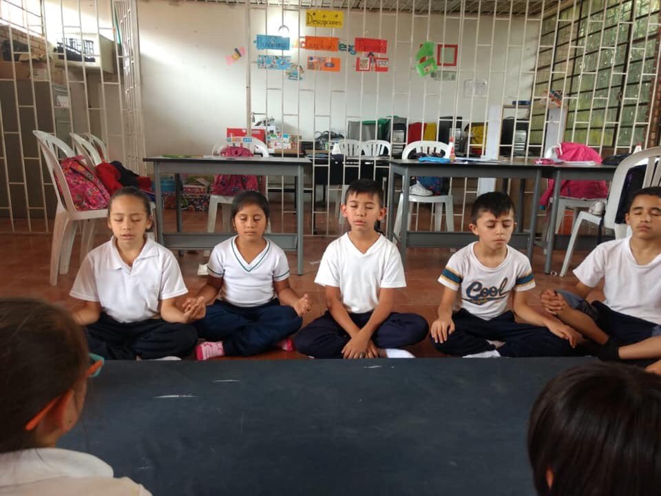 VanneBec's tweet photo. #PTAenTerritorio 
Sede Escuela Nueva Rural Resguardo 
Competencias Socioemocionales: 
Auto-regulación 
Auto-conciencia
Pedagogía del Loto: 🧘‍♀️ 🧘‍♂️ 
1. Respirar.
2. Pensar.
3. Actuar.
#PTACundinamarca
@PTA_Colombia 
@hbayonar
@MeryMor https://t.co/C8O86EmuIL