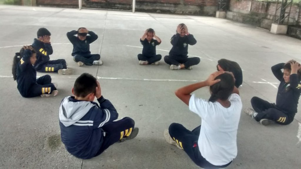 VanneBec's tweet photo. #PTAenTerritorio 
Sede Escuela Nueva Rural Bobadillas
Competencias Socioemocionales: 
Auto-regulación 
Auto-conciencia
Pedagogía del Loto: 🧘‍♀️ 🧘‍♂️ 
1. Respirar.
2. Pensar.
3. Actuar.
#PTACundinamarca
@PTA_Colombia 
@hbayonar
@MeryMor https://t.co/zjw3YJQL36
