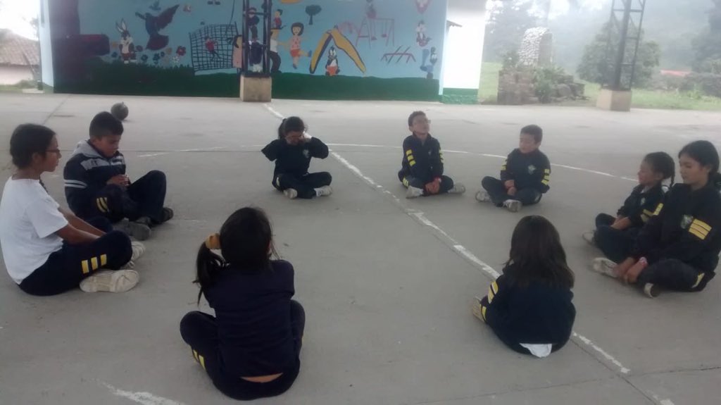 VanneBec's tweet photo. #PTAenTerritorio 
Sede Escuela Nueva Rural Bobadillas
Competencias Socioemocionales: 
Auto-regulación 
Auto-conciencia
Pedagogía del Loto: 🧘‍♀️ 🧘‍♂️ 
1. Respirar.
2. Pensar.
3. Actuar.
#PTACundinamarca
@PTA_Colombia 
@hbayonar
@MeryMor https://t.co/zjw3YJQL36