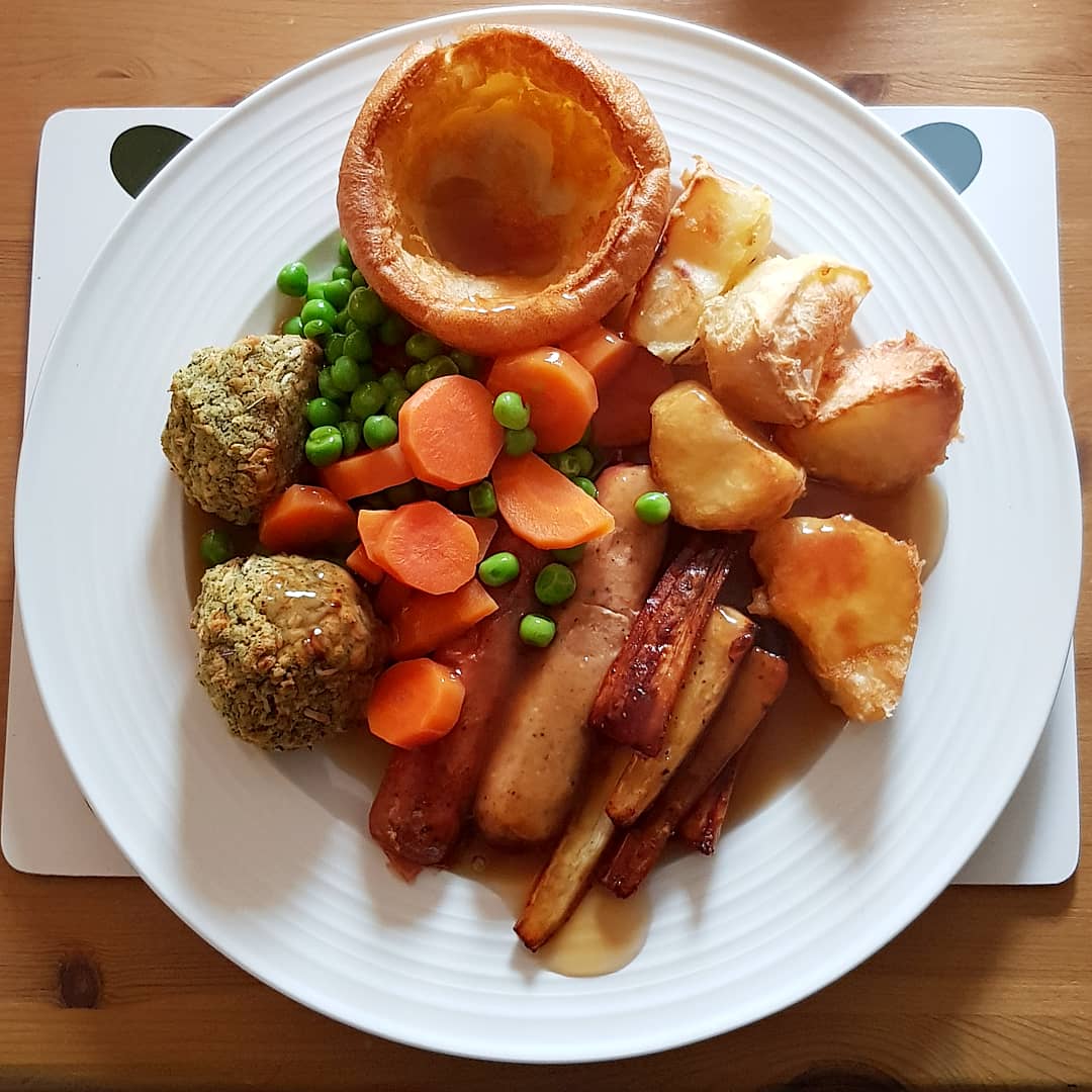 thegffridge's tweet photo. There's no meal I love more than a roast - and this feast that I tucked into yesterday was all #glutenfree AND #vegetarian. Beetroot sausages from @HeckFood, stuffing from @mrscrimbles, The Real Yorkshire Pudding Company yorkies, veg, the perfect roasties and Bisto gravy 😍 https://t.co/M5XI8yBoHZ