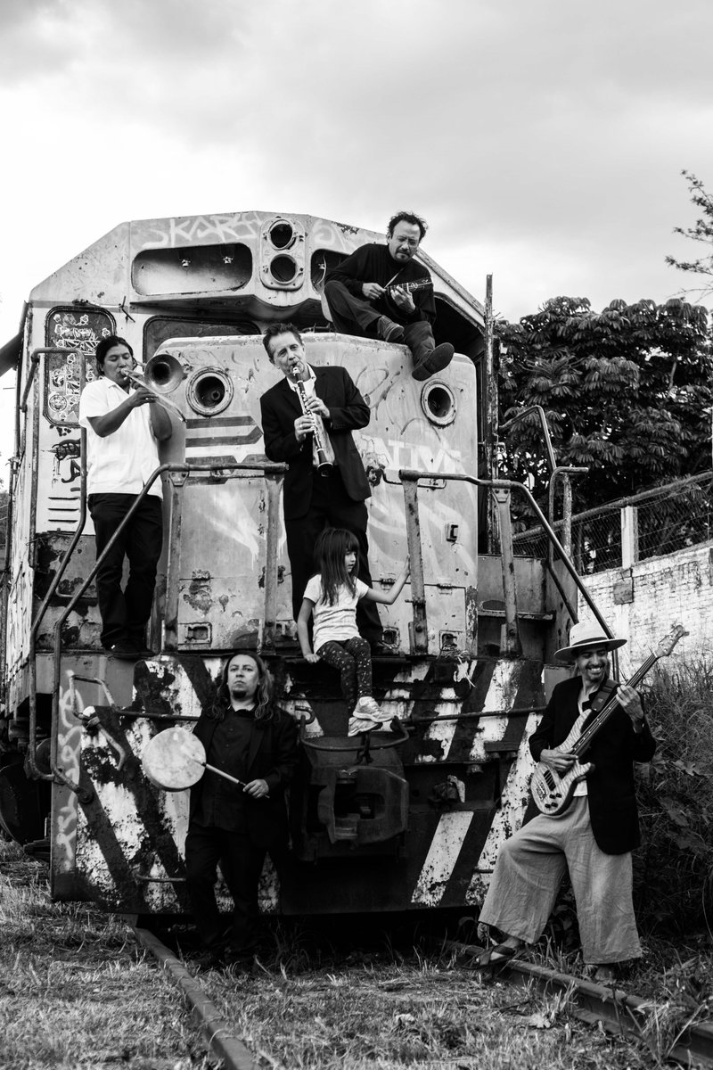 IndependentRec's tweet photo. En Mayo regresa #StevenBrownYCinemaDomingoOrchesta a @TeatrosCdMexico en Cine-Concierto con la aventura, comedia y acción de #BusterKeaton. #ElMaquinistadeLaGeneral #PelículasLegendarias #MúsicaOriginalyEnVivo https://t.co/niidNvr6iw