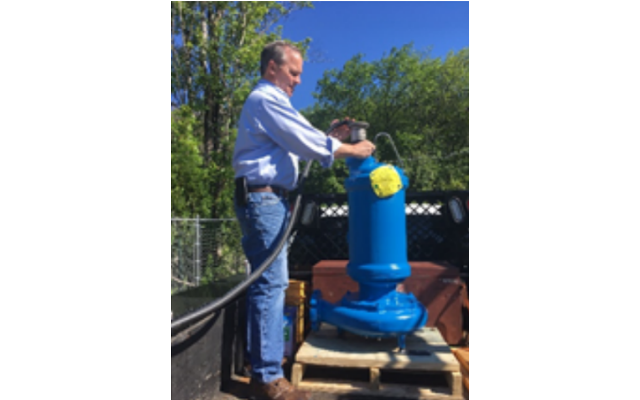 EmpoweringPumps's tweet photo. Have #Pumps that are jamming due to nonwoven flushable wipes? The Whitinsville #Wastewater Station found out the #Sithe Chopper Pump from @CranePumps is not stopped by wipes or anything else! https://t.co/jsHyGI24oT #PumpTalk https://t.co/LHD9UJEx1t