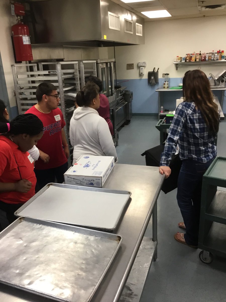LHSCareerSkills's tweet photo. Thanks @ArcMercer for a giving us a tour of your amazing facility #LHSWorks https://t.co/VSbFXzredZ