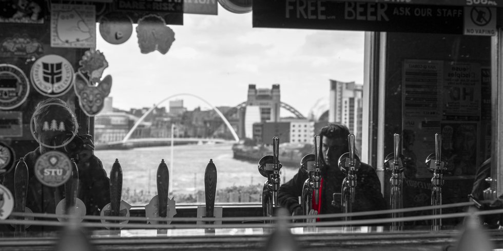 alwayswearred's tweet photo. It began on a grey 2015 Valentine’s Day.

A guy skipped by the bar with a red umbrella. He looked cool. Upbeat. Confident. And it got me thinking. 

"A brand born to actually create confidence," I thought, "Now that would be something."

https://t.co/0F5oWEXvmp #ThisIsMINE #AWR https://t.co/P06VeTNiBr