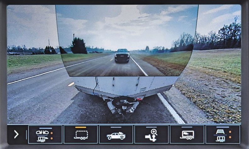 carterauto21's tweet photo. Late this summer under the name "transparent trailer view" on 2020 Chevrolet Silverado HD and 2020 GMC Sierra HD models: XtraVue Trailer. Article: https://t.co/MwfnJEWQV4 #Chevrolet #Silverado #GMC #Sierra #transparenttrailer #towing #trailer #trucks @ChevroletCanada @GMCcanada https://t.co/cDXTEKK4cf