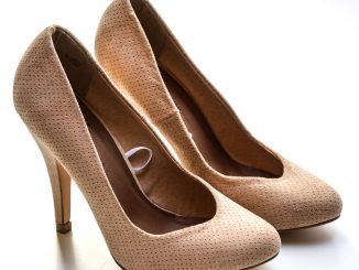 5 Pautas sobre el calzado de las personas mayores: No todo vale        
El proceso de envejecimiento se asocia con cambios en el aspecto, en la biomecánica, en la estructura y en la función del pie.
gentgran.org/?p=774