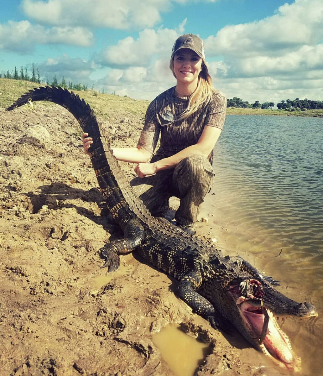Paramount_Gear's tweet photo. #EngineeredHuntingGear Tribe pro Brandy Bennett scored this morning @osceolaoutdoors wearing her @MossyOak Original Bottomlands camo.
#OleDeadeye #TruePro #GatorSlayer #ParamountOutdoors #EngineeredHuntingGear #MossyOak #AlwaysOutside #ThereIsNoOffseason https://t.co/nMAQsMwxfv