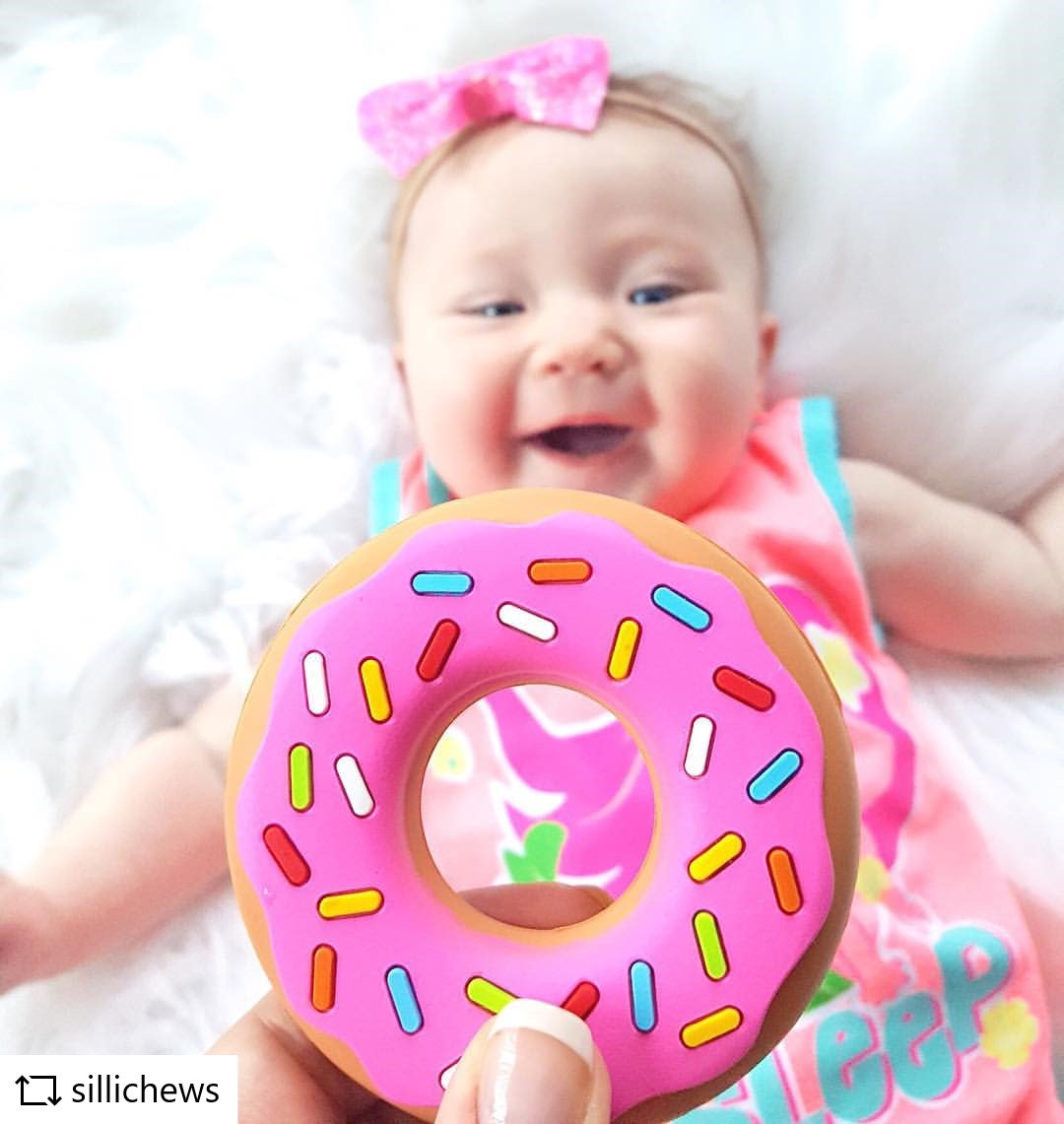 twistsalesinc's tweet photo. Need a Monday afternoon smile?? ⁣
⁣⁣⁣⁣
#twist #twistsales #wholesale #retail #mplsmart #minneapolis #mn #wi #nd #sd #ia #ne #musthave #perfectgift #sillichews #babyteethers #teething #teethingbaby #babytoy #teethingtoy  #babylove #babyfashion #ohheymama #momlife  #socute https://t.co/M0lcyHb7g0