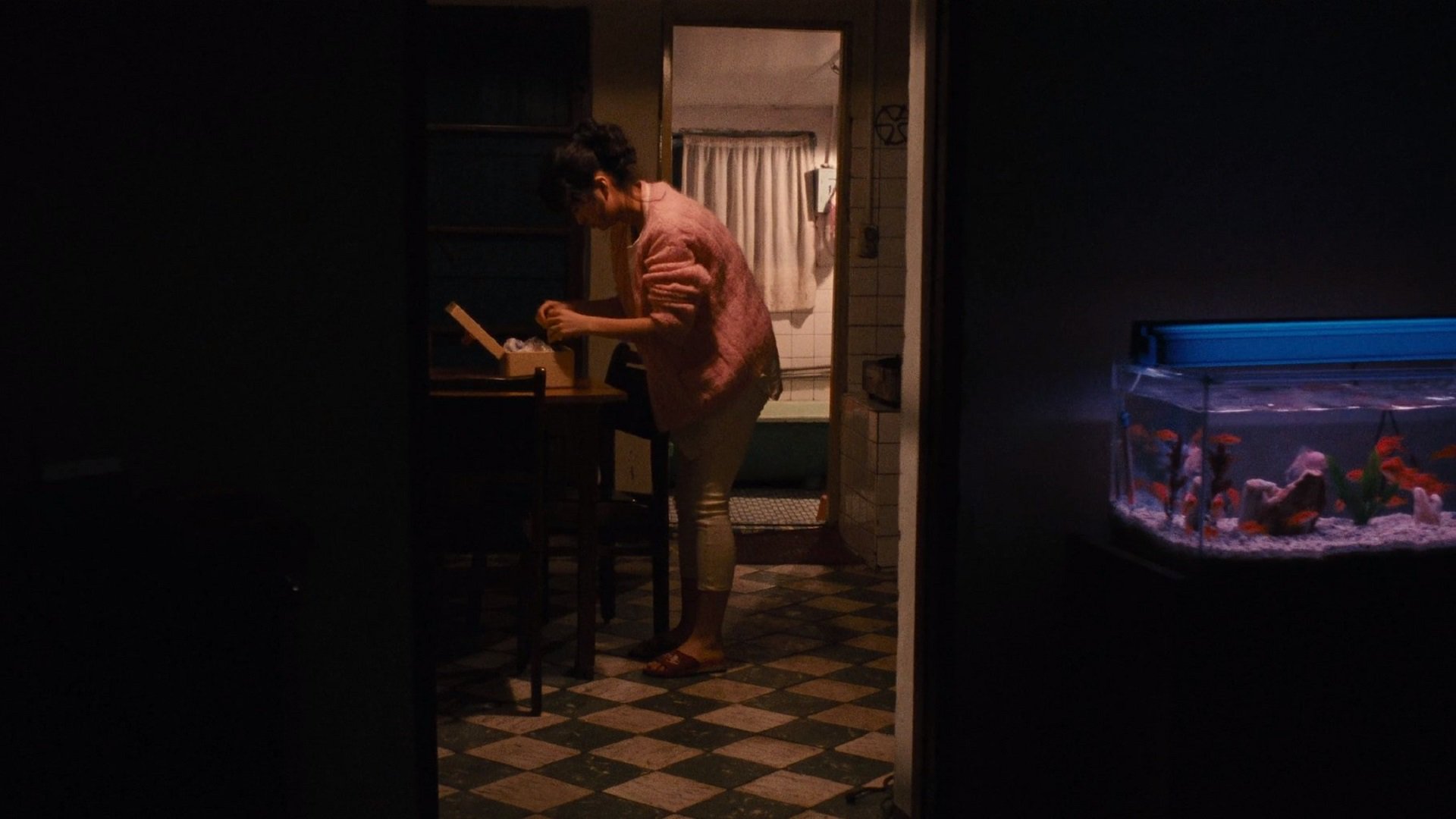 Happy Birthday to Taiwanese New-Wave director Hou Hsiao-Hsien! 

DAUGHTER OF THE NILE (1987) 