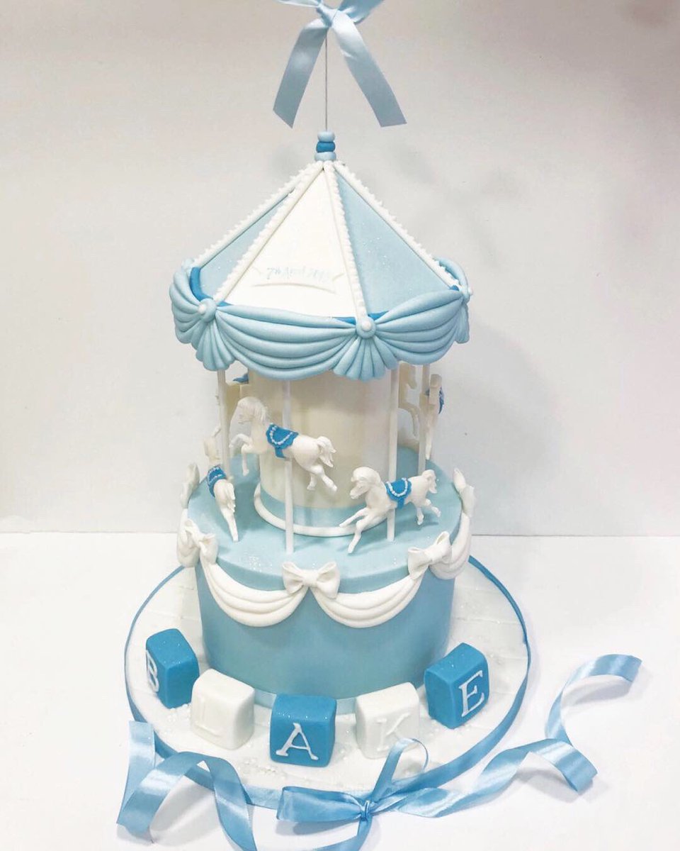 cakedaysaweek's tweet photo. So in love with this one 👶🏼🎠 
#cake #cakedaysaweek #food #cakedaysaweekfavourites #cakedecorating #cakedesigner #glasgowcakes #luxury #carousel #carouselparty #prince #carouselcake #boy https://t.co/6Dd5FCzTmZ