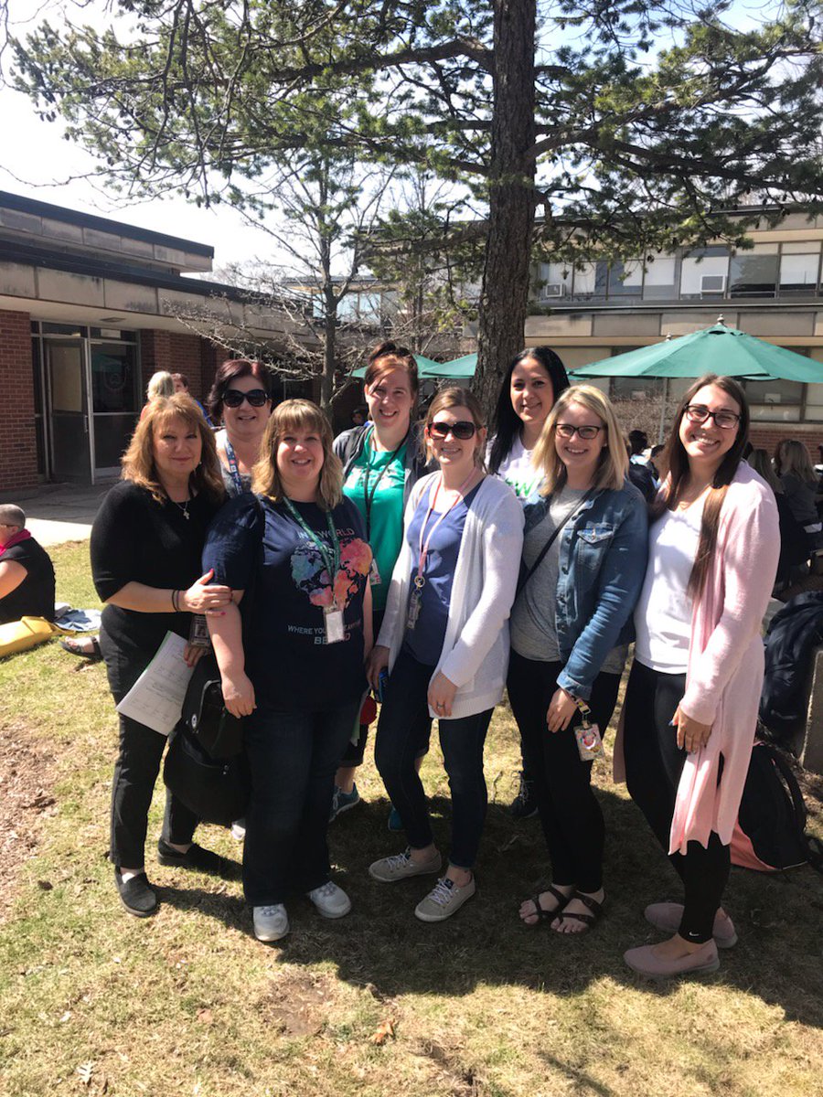 nickolet_t's tweet photo. Tech leaders presenting on @googleclassroom #professionaldevelopment #wps60shares #teacherslearningfromteachers @fourbeeznme @mary_m_s @RhymesWithCamer https://t.co/4BjDqRavw3