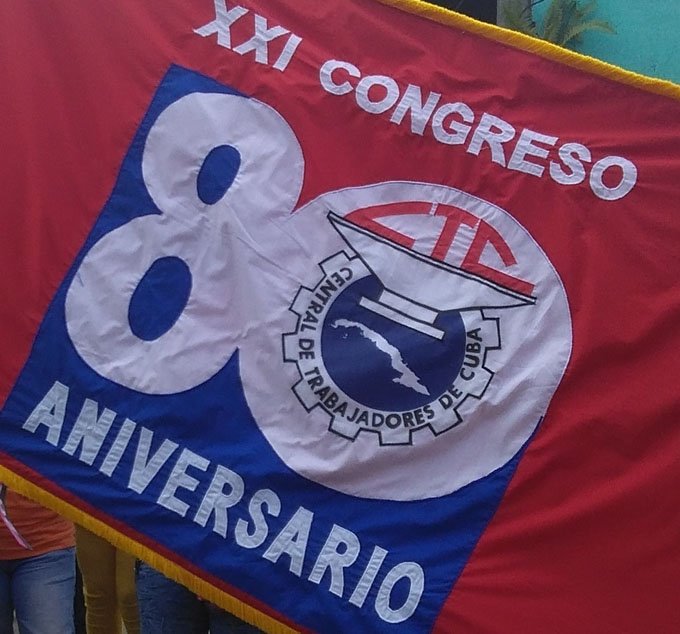 universidad_uci's tweet photo. #10deAbril día histórico para los cubanos, #Guáimaro150 se recibe en La #Habana500 la Bandera #XXICongresoCTC y nuestra Universidad es el primer colectivo que recibirá el estandarte, ratificando nuestro Sí por la Revolución. #SomosUCI #SomosContinuidad @DrRobertoMOjeda
@CTC_Cuba https://t.co/XlI89Nb2sU