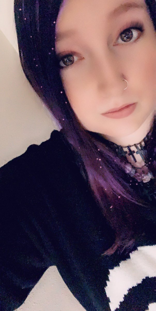 GravesBanisher's tweet image. Let me be your perfect weapon? #blackveilbrides #perfectweapon