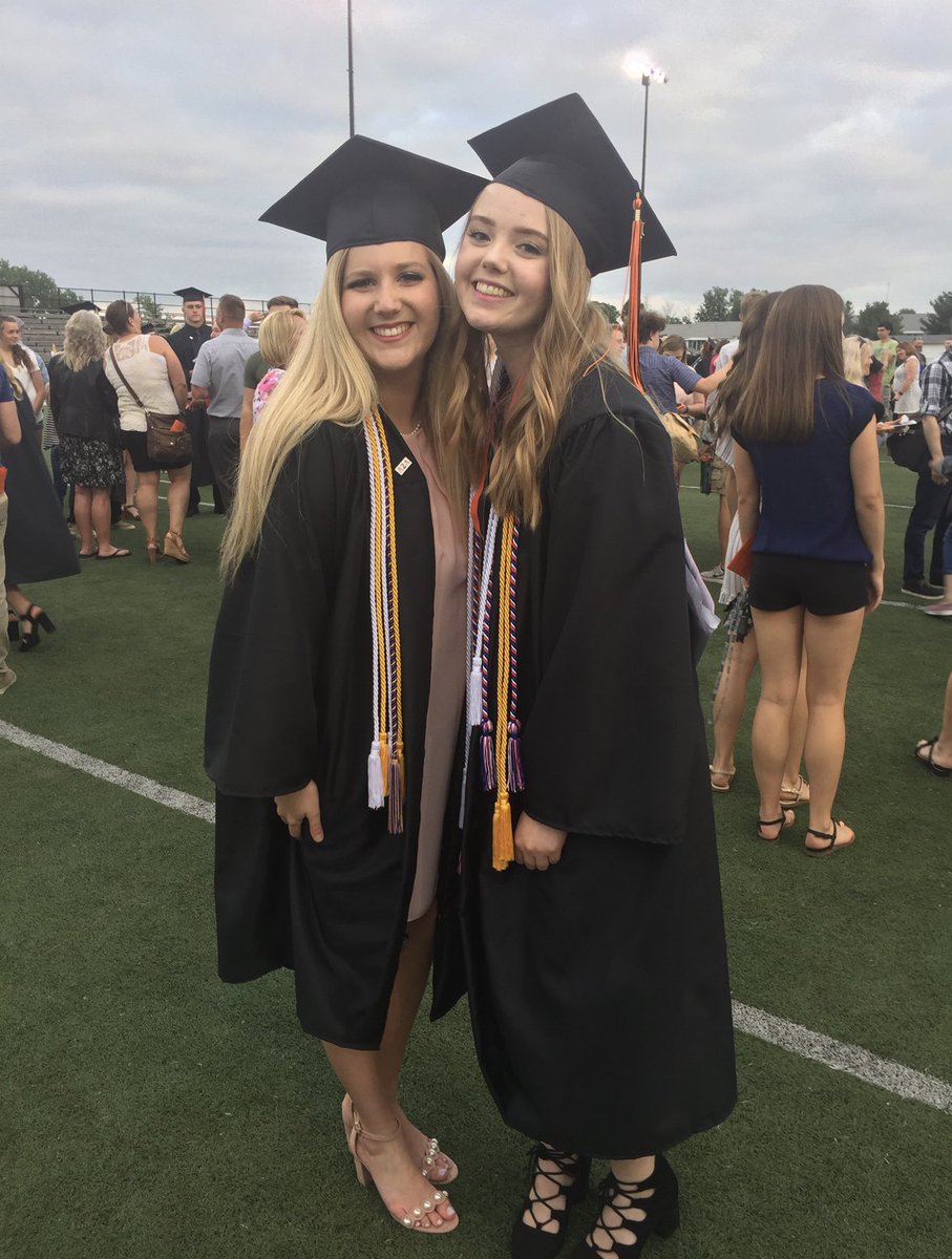 Hdonley17's tweet photo. Happy 19th @KatieBrinkman_  ilysm!!! ♥️ https://t.co/qfsXn3K6Yx