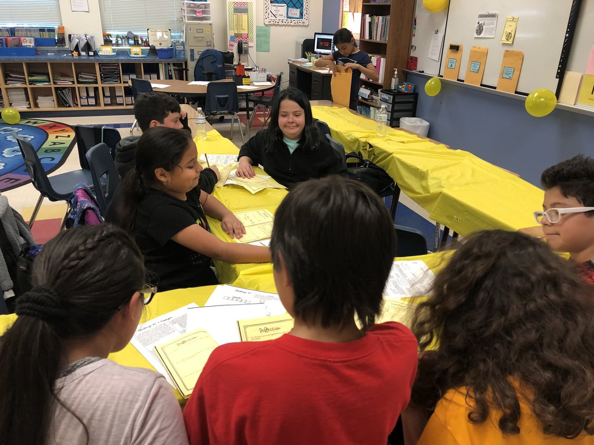 CherylSchriewer's tweet photo. Ms. Klatt’s class attempts the final escape from Planet Emoji!😁#wegotthis #RodriguezES #SISDlearners https://t.co/59JReWz4K6