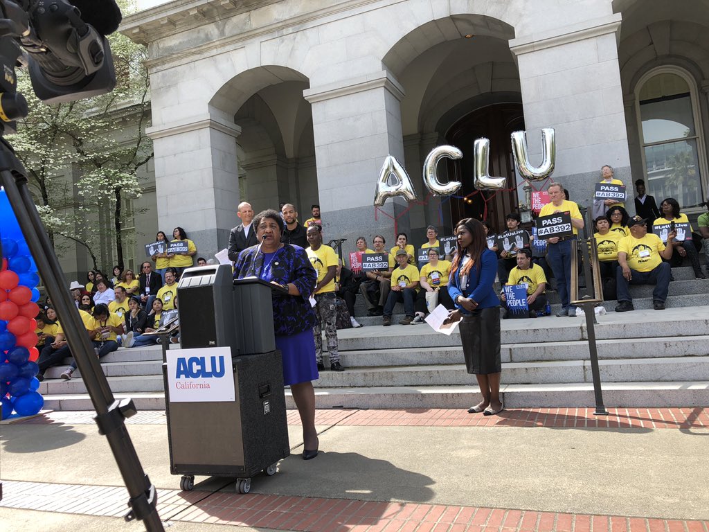 ACLU_CalAction's tweet image. .@AsmShirleyWeber, principal bill author of #AB392: California has the largest number of people of color in the legislature of any state. We have the ability and power to move forward. We have the opportunity to bring systemic change. #CALeg #ACLUcon #LetUsLive